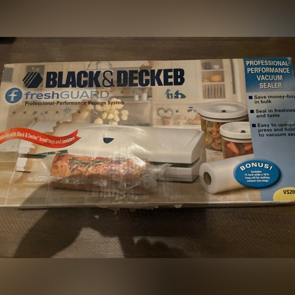 Black & Decker FreshGuard Professional Performance Vacuum Sealer w/Bags (VS200)
